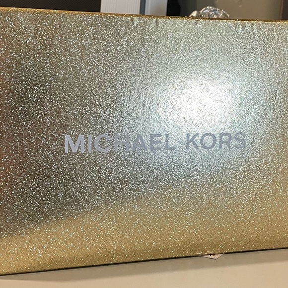 Brand New in box, Michael Kors Adjustable Belt Bag - Picture 6 of 6